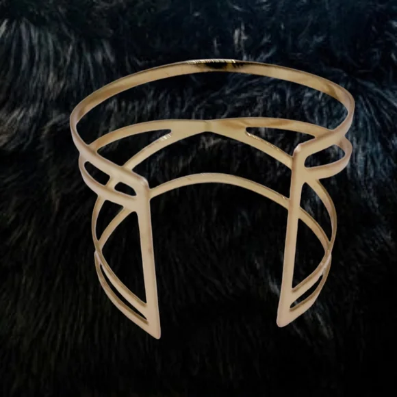 🎄10/$20. Gold Tone Open Cuff Metal Bracelet - Picture 5 of 6